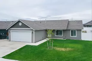 272 Renee Ave, Umatilla, OR 97882 - Photo 1