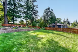 1710 Hillcrest Dr, West Linn, OR 97068 - Photo 19