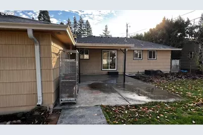 18705 NE Everett Ct, Portland, OR 97230 - Photo 15