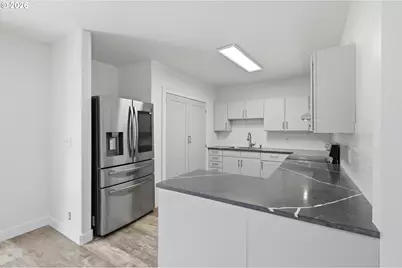 1319 N Main St, Newberg, OR 97132 - Photo 11