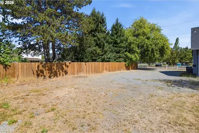 1319 N Main St, Newberg, OR 97132 - Photo 37