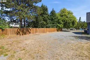 1319 N Main St, Newberg, OR 97132 - Photo 37