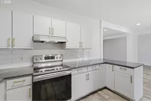 1319 N Main St, Newberg, OR 97132 - Photo 13