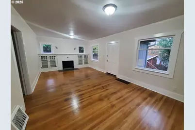 122 S 8th St, Saint Helens, OR 97051 - Photo 5