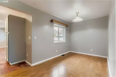 10832 SE Stephens St, Portland, OR 97216 - Photo 7