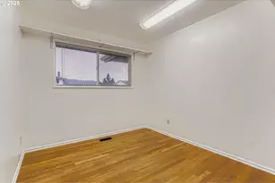 10832 SE Stephens St, Portland, OR 97216 - Photo 17