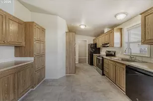 2431 N Fremont St, Cornelius, OR 97113 - Photo 7