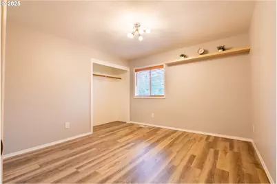 8925 SW 80th Ave, Portland, OR 97223 - Photo 9
