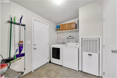 700 N Mill St #69, Creswell, OR 97426 - Photo 29