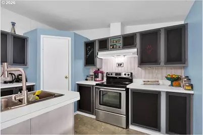 700 N Mill St #69, Creswell, OR 97426 - Photo 13