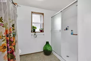 700 N Mill St, Creswell, OR 97426 - Photo 21