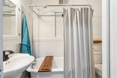 1811 NW Couch St #407, Portland, OR 97209 - Photo 15