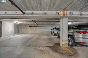 305 S Montgomery St, Portland, OR 97201 - Photo 41