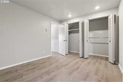 11 NW Mountain View Dr, Roseburg, OR 97471 - Photo 17