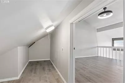 11 NW Mountain View Dr, Roseburg, OR 97471 - Photo 19