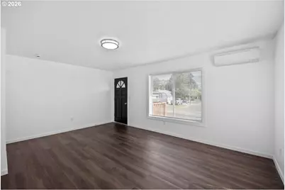 512 NW Cecil Ave, Roseburg, OR 97470 - Photo 5