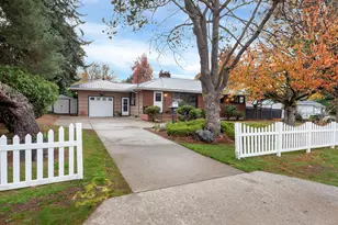 1915 NE 148th Ave, Portland, OR 97230 - Photo 3