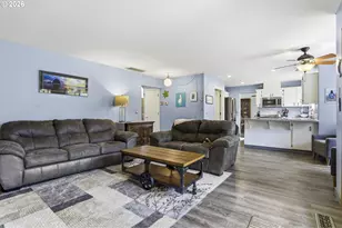 821 NE Eaglenest Ct, Hillsboro, OR 97124 - Photo 17