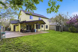 821 NE Eaglenest Ct, Hillsboro, OR 97124 - Photo 33