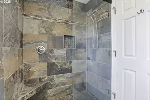 821 NE Eaglenest Ct, Hillsboro, OR 97124 - Photo 23
