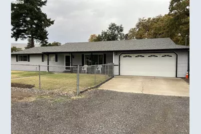 955 Irvine St, The Dalles, OR 97058 - Photo 1