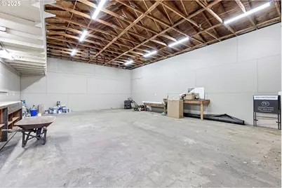 1938 7th St, Springfield, OR 97477 - Photo 41