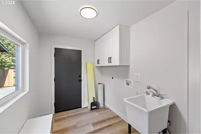 1938 7th St, Springfield, OR 97477 - Photo 21