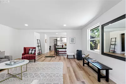 1938 7th St, Springfield, OR 97477 - Photo 3