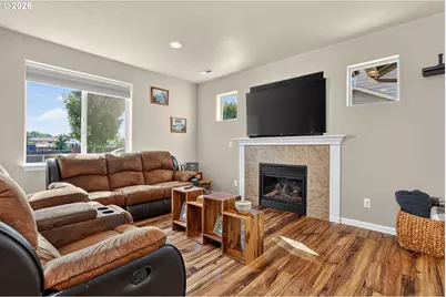 952 Heritage Loop, The Dalles, OR 97058 - Photo 3