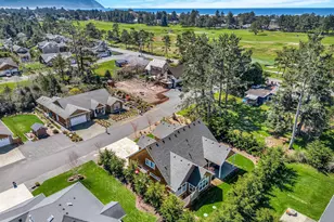 664 10th St, Gearhart, OR 97138 - Photo 43