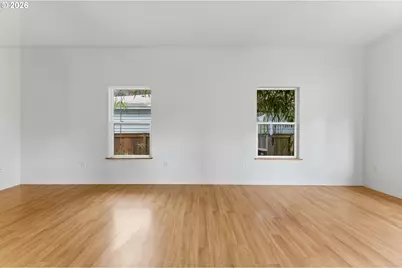 6334 NE Hassalo St NE, Portland, OR 97213 - Photo 5