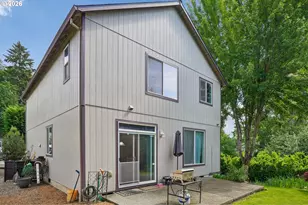 759 SE Camellia Ct, Hillsboro, OR 97123 - Photo 39