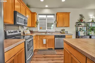 17925 SW Brisk Ln, Beaverton, OR 97007 - Photo 7