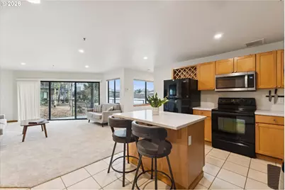 620 NW Naito Pkwy #B7, Portland, OR 97209 - Photo 9