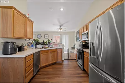 2216 NW Eucalyptus Dr, Hermiston, OR 97838 - Photo 11