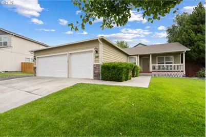 2216 NW Eucalyptus Dr, Hermiston, OR 97838 - Photo 1