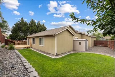 2216 NW Eucalyptus Dr, Hermiston, OR 97838 - Photo 33