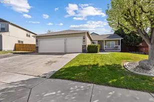 2216 NW Eucalyptus Dr, Hermiston, OR 97838 - Photo 1