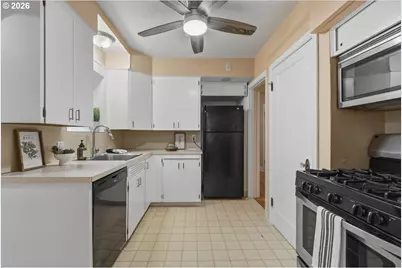 611 E 29th St, Vancouver, WA 98663 - Photo 13