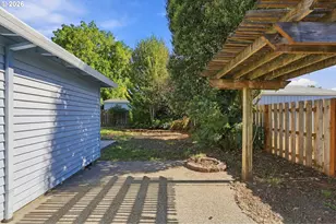 2016 N Valeri Dr, Newberg, OR 97132 - Photo 21