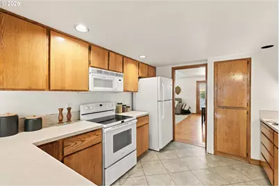 2016 N Valeri Dr, Newberg, OR 97132 - Photo 7