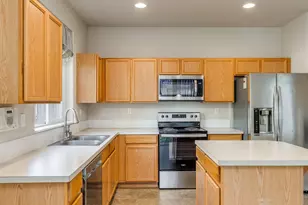 759 SE Camellia Ct, Hillsboro, OR 97123 - Photo 15
