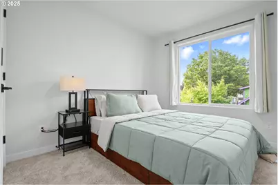 817 NE 94th Ave, Portland, OR 97220 - Photo 17