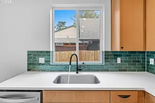 817 NE 94th Ave, Portland, OR 97220 - Photo 13