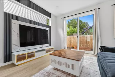 817 NE 94th Ave, Portland, OR 97220 - Photo 5