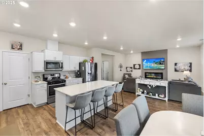 371 Himalaya St, Salem, OR 97301 - Photo 11