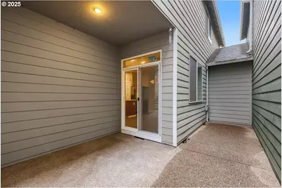 521 NE Suttle Rd, Portland, OR 97211 - Photo 37