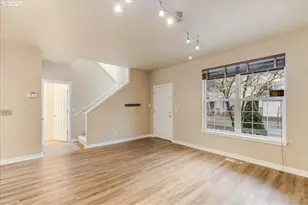 521 NE Suttle Rd, Portland, OR 97211 - Photo 7