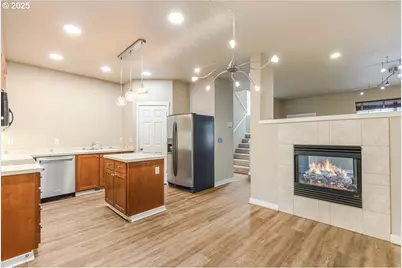 521 NE Suttle Rd, Portland, OR 97211 - Photo 17