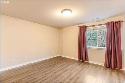 521 NE Suttle Rd, Portland, OR 97211 - Photo 25